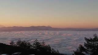 高峰高原ホテル前から見た雲海・富士山・八ヶ岳  2021.10.3