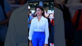 ఇంకా ఎంత గార్జియస్ గా ఉంది శ్రేయశరణ్ #ShriyaSaran #Exclusive #Visuals At #Airport #Shorts #Trending