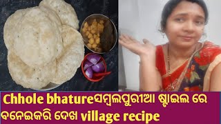 Chhole bhature\