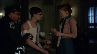 Cory Michael Smith (The Riddler) in TV Series Gotham S02E02 Scene #4