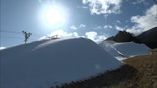 1日約200トンの人工雪作り　スキー場で15日のオープンに向けて準備進む　岡山・新見市