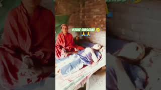 দুপুরে চান করে ঘরের মধ্যে শুয়ে রয়েছে গরমে লাইনও নেই ভাইরে বাইরে যেতেও পারে না ঘরের মধ্যে কষ্টকরে