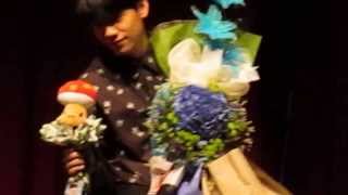 คชา รับของแฟนคลับ (ว้าวุ่น 2013)