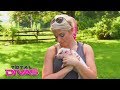 Alexa Bliss and Nia Jax visit a pig farm: Total Divas, Dec. 6, 2017