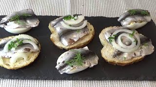 Divas receptes ar ķilavām.Two recipes with sprat.