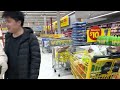 grocery time at no frills store