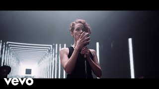 Menna - Hurt You (Official Video)