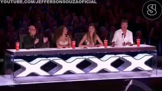 Garoto emociona jurados do America's Got Talent com sua voz