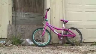 Neighbors denounce woman who tied children to yard