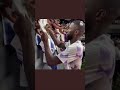 サポーターにサインをするマドリーの選手たち🤍 レアルマドリード realmadrid madridista shorts