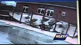 Video shows New Albany deck collapse at New Albany subdivision