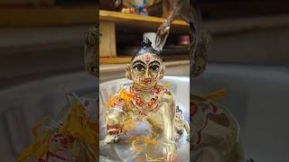 গরমে স্নান না করলে হয় নাকি😄🙏🙏 #ytshorts #laddugopal #harekrishna #shortvideo #trending #viral