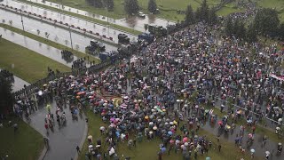 Proteste gegen Lukaschenka: Schützenpanzer beziehen in Minsk Stellung