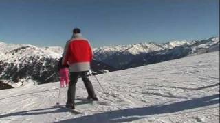 Skischule in Königsleiten inmitten der Zillertal Arena in Österreich