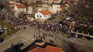 Suze radosnice su u redu. Topola je dočekala studente.