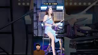 #彭拜风格 #美女音乐 #架子鼓 #边唱边打