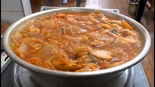 김치찌개 하나 시켰을뿐인데 반찬이 10가지! 3대 60년 전설의 곤로 김치찌개 무한리필! 인천 명월집 최신근황은? [맛있겠다 Yummy]