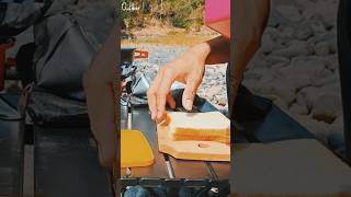 Membuat sandwich #camping #survivalshelter #adventure #solocampingsurvival #cooking #river #sandwich