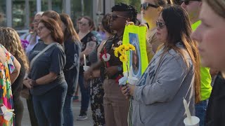 Crowd remembers Erica Riley, other domestic violence victims in Elizabethtown