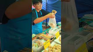 แค่5฿ ลูกค้ารุมเลย#ขนมจีบต้มจัมโบ้ตลาดนัดแม่เมาะลำปาง #streetfood