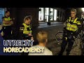 Politie | Horecadienst in Utrecht Centrum | Persoon gooit verkeersbord in het water |