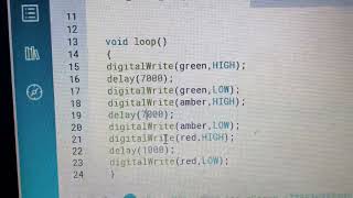 Traffic Light configuration using the Arduino by Learnintrix