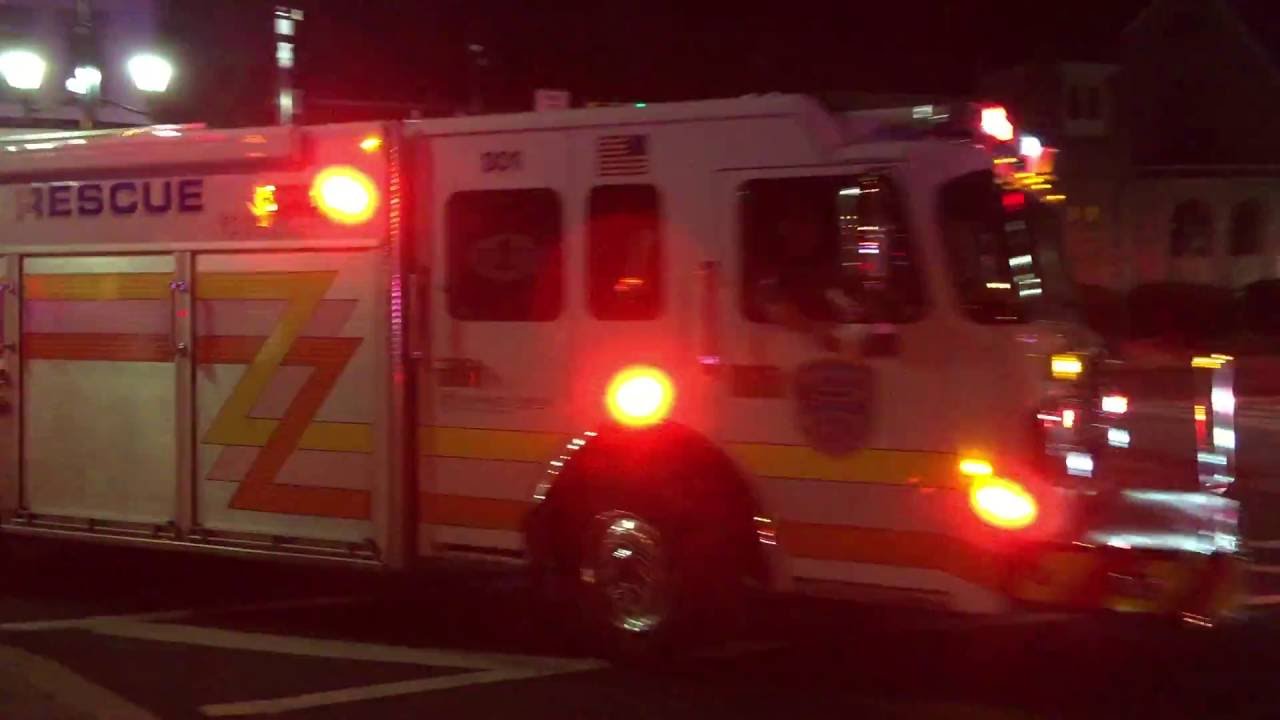 BRAND NEW UNIVERSITY HOSPITAL EMS RESCUE RESPONDING TO CAR INTO A TREE ...