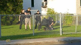 Québec: Armes lourdes dégainées / Cops with rifle drawn 9-20-2019