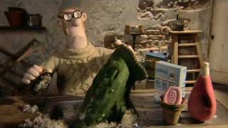 Shaun The Sheep S02E03 Bitzer puts his foot in it