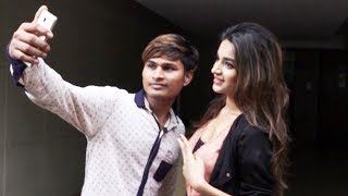 Munna Michael की Actress Nidhi Agarwal ने निकाली Fans के साथ Selfies