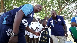 Esporte Espetacular -Santos muda a vida de Garotinho e Moradores Na África