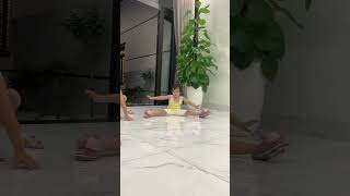 Child doing Splits #shorts #child #splits