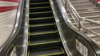 丸の内線新宿三丁目駅エスカレーター _escalator Shinjuku-santyome station Tokyometro Japan