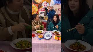 炮筒系列-炮筒鱼🐟，十分钟出四筒，无油烟餐饮，口味非常好！你那有吗？ #炮筒鱼 #特色美食 #烤鱼