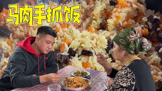 Fatt injured? My younger brother cooks horse meat pilaf, and my mother takes a bite and praises it!