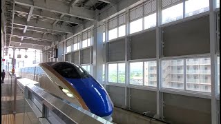 上越妙高駅 AM9:54着「553E E7系 F23編成 はくたか553号 金沢行き」