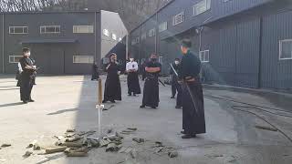 Korea  Batto-do  Federation  tatami Tameshigiri  katana  japan sword 검리연구회 수련 2021 .2.20 진검  베기 도검-2