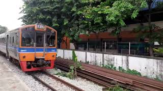 รถไฟขบวน 4343 หลีกขบวน 4314 ที่สถานีวัดสิงห์ ถ่ายจาก NKF 1206