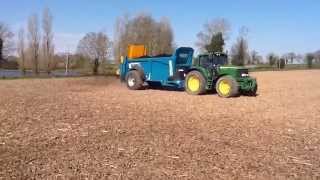 Epandeur ROLLAND ROLLFORCE 6620 - épandage de compost avec table d'épandage TCEi