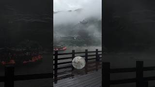 久違的雨！蘇州美景，煙雨江南水鄉，橋上迷霧朦朧，你看到過這樣的江南嗎？