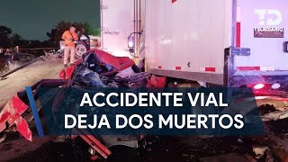 Auto deportivo choca contra caja de tráiler en Apodaca; se registran dos muertos