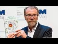 george saunders wins man booker prize