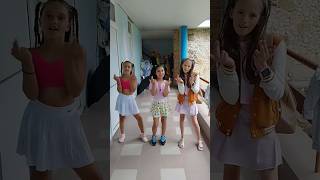 Dansuri cu fetele #shorts #Girls #Dance