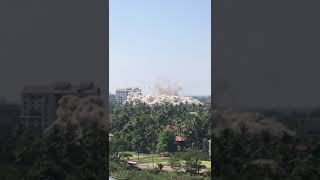 കേരളത്തിലെ ബിൽഡിങ് bomb blast ആ വീഡിയോ  കേരളത്തിലെ ആദ്യമായാണ് ഇങ്ങനെ പൊട്ടിച്ച് നിൽക്കുന്നത് അത്