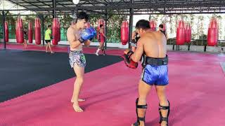 Muay Thai Pads from Southpaw Stance with High Level Thai Trainer Cookie