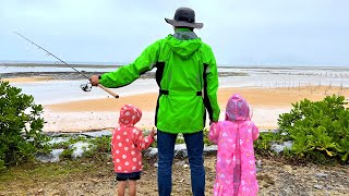 妻のために魚を釣って子ども達と一緒に料理する