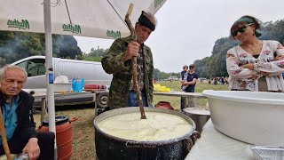 Στις  Γωνιές Πρωτομαγιά με δυνατά χαμόγελα από όλο τον κόσμο. Πώς τυροκομουν κ πώς βγάζουν τη μαλάκα