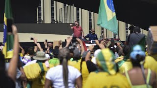 Brazil's president joins protest against quarantines