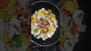 White sauce pasta#ytshort#cooking #pastarecipe#quick#easy#nomaida#restaurant style#trending#yt#viral