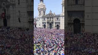 Miles de fieles acompañan la procesión de señor de los milagros en Lima Perú | día 18/10/2023